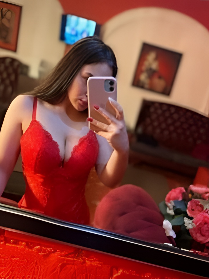 Элина привлекальеная девушка из Рубцовска цена от 10000 руб