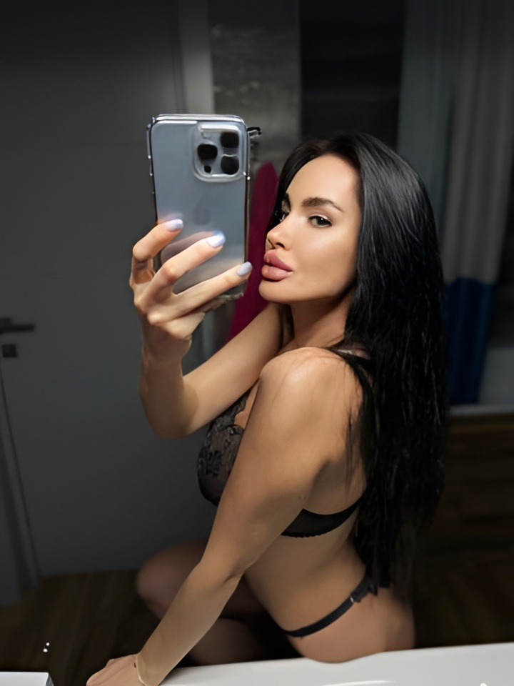 Розалия привлекальеная девушка из Рубцовска цена от 10000 руб