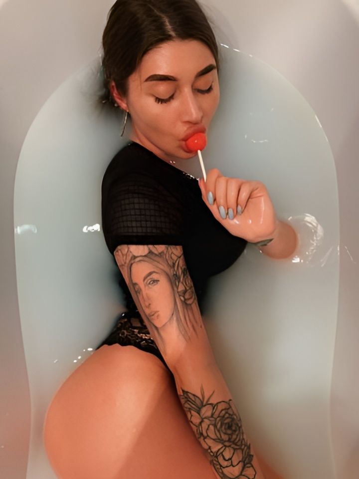 Зиглинда привлекальеная девушка из Рубцовска цена от 2000 руб