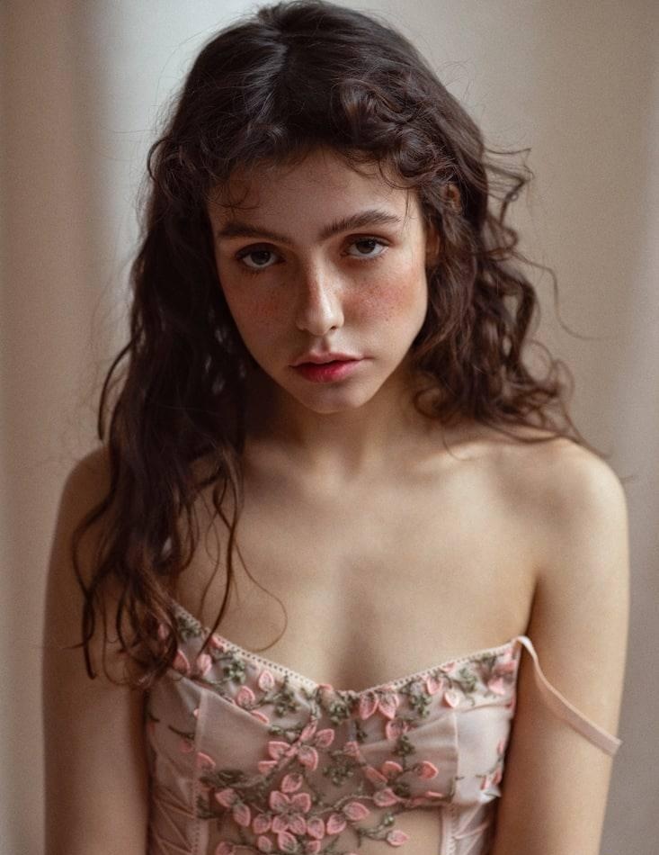 Владлена привлекальеная девушка из Рубцовска цена от 6000 руб