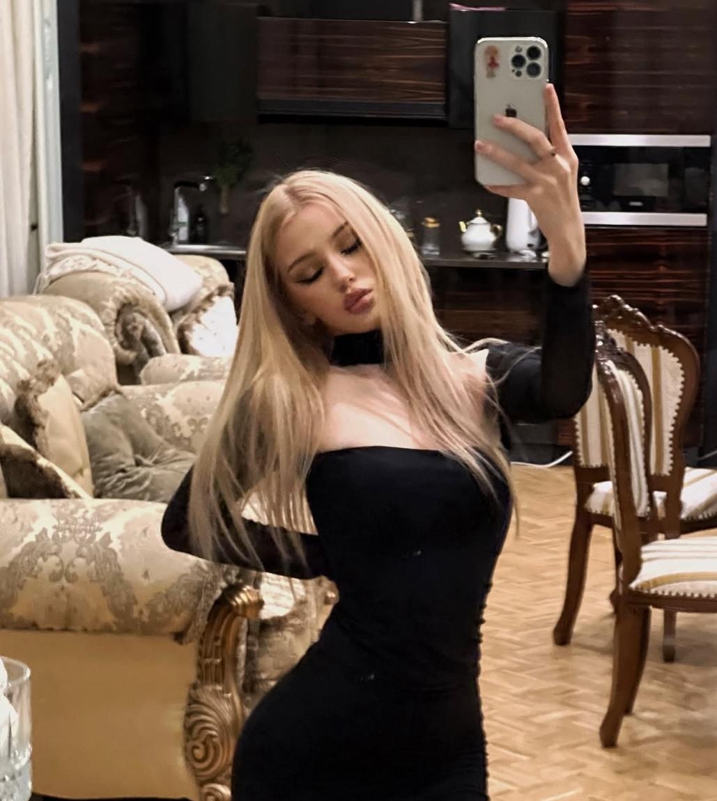 Света привлекальеная девушка из Рубцовска цена от 8000 руб