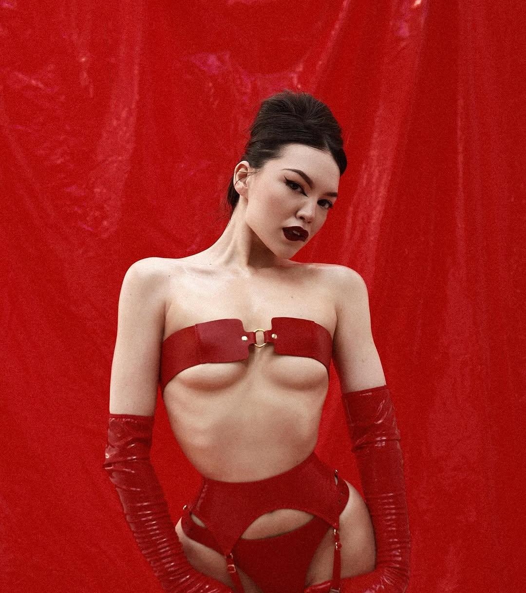 Надежда привлекальеная девушка из Рубцовска цена от 7000 руб