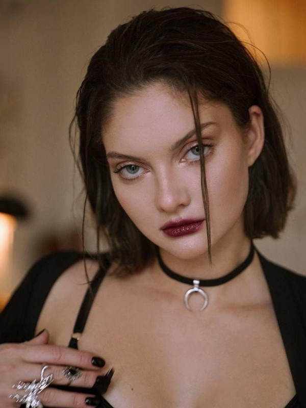 Эллочка привлекательная девушка из Рубцовска цена от 5000 руб